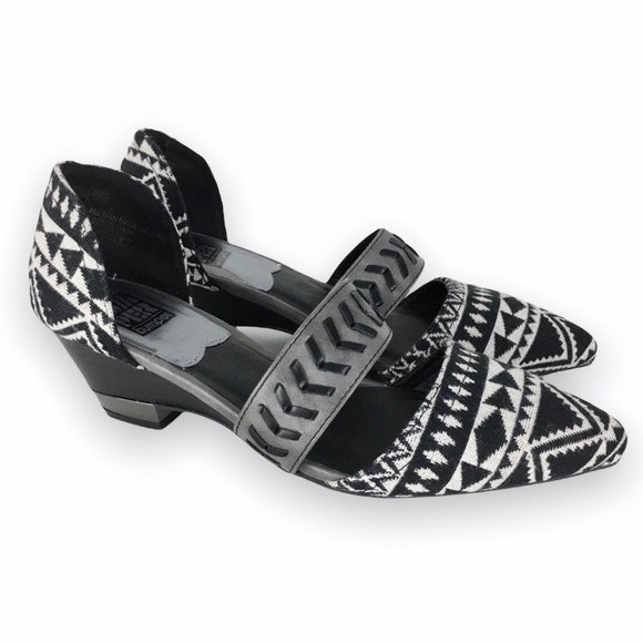Size 6 Geometric Aztec Tribal Black White Grey Womens Low Wedge Heels Shoes - Picture 1 of 9